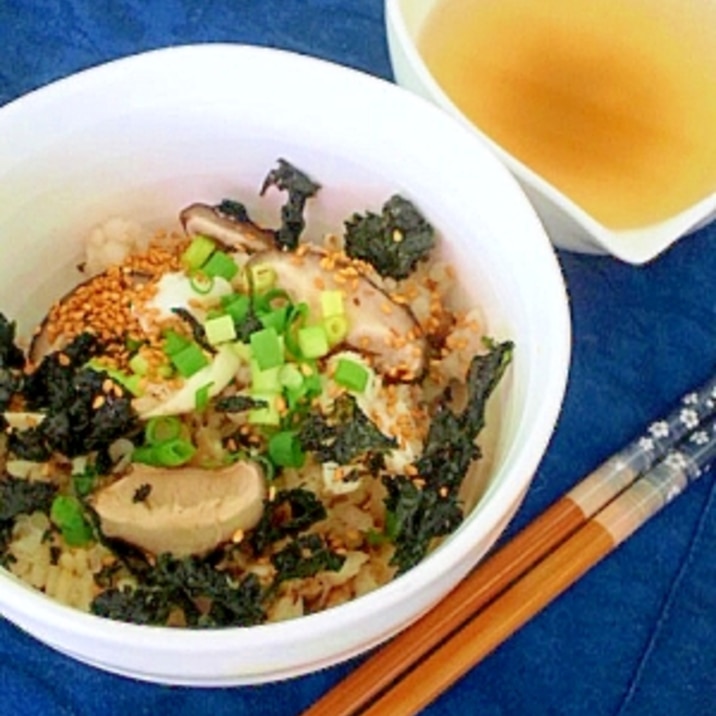 残った鯛飯で♪鯛茶漬け。